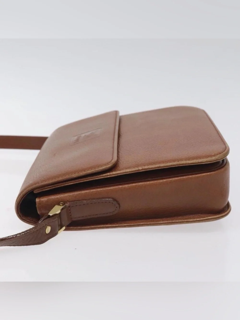 Burberrys Vintage Tan pebbled  Leather Messenger Bag with Embossed Logo